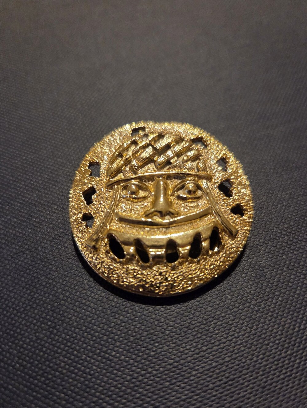 Vintage Gold Tone Tribal Design Scarf Clip